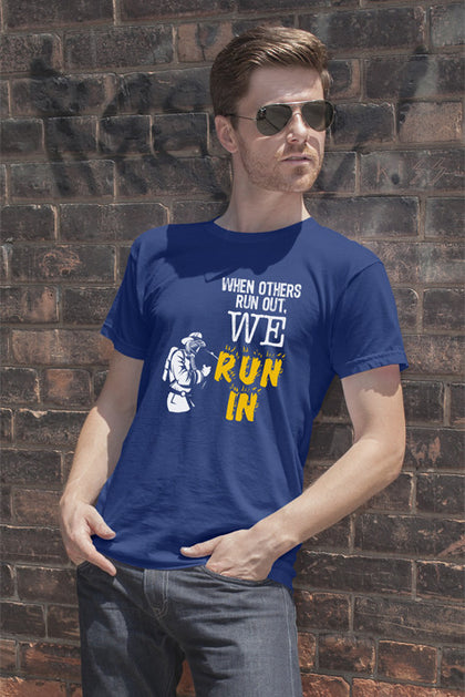 FunkyShirty When Others Run Out. We Run In (Men)  Creative Design - FunkyShirty