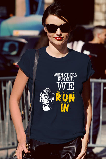 FunkyShirty When Others Run Out. We Run In (Women)  Creative Design - FunkyShirty